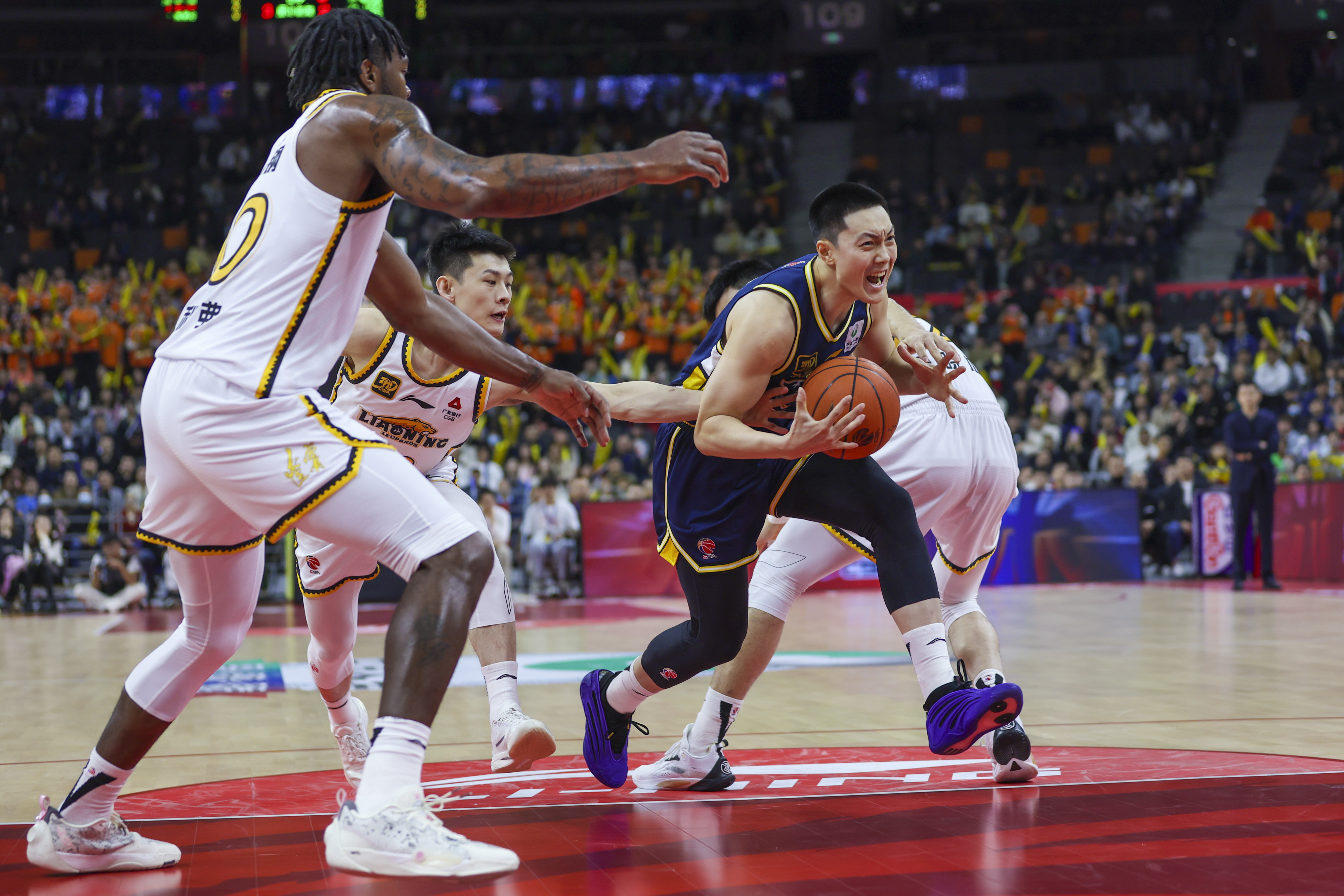 LOL官网登录入口-包含欧冠赛程吃紧，辽宁本钢集结日遗憾出局，底气十足，控场能力受关注的词条